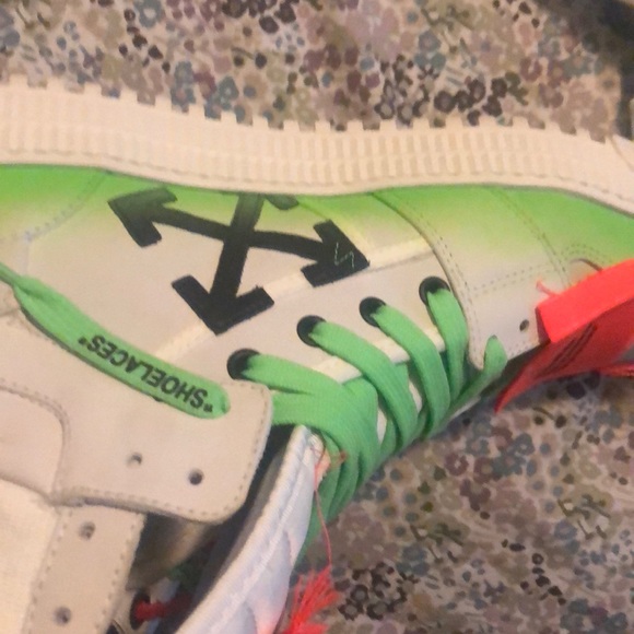 Selling off white lime green sneaker main image 4